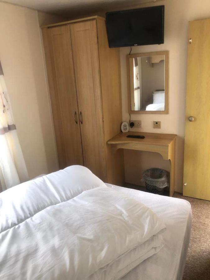A4 The Chase 6 Berth Pet Friendly Caravan With Decking Ingoldmells Eksteriør billede